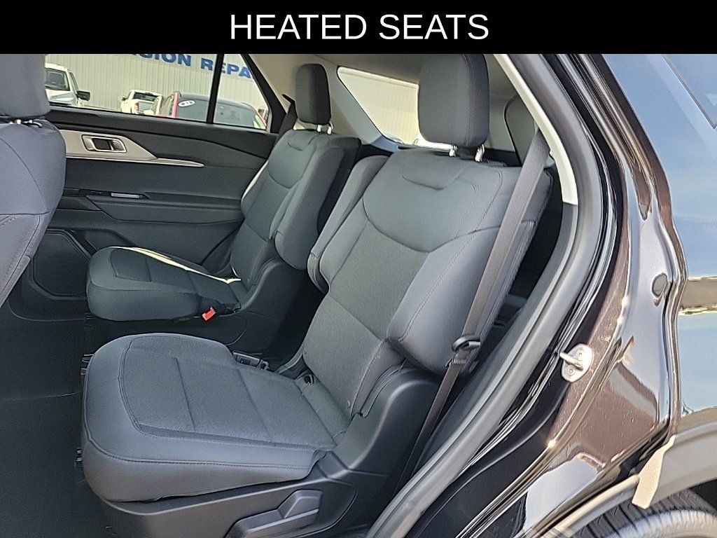 Used 2026 Ford Explorer Active AWD/4WD image 11
