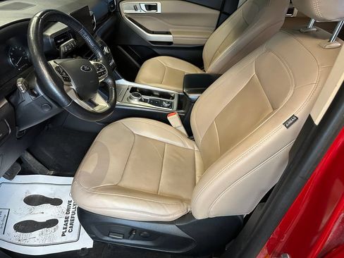 Used 2022 Ford Explorer Limited w/ Equipment Group 301A AWD/4WD image 21
