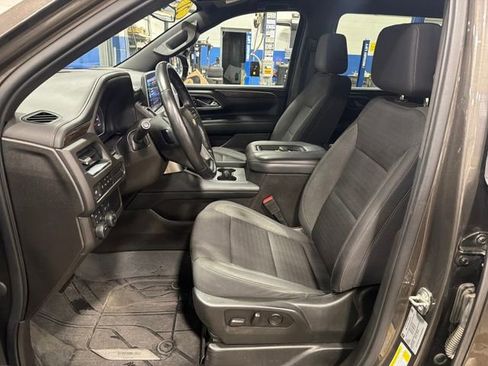 Used 2021 Chevrolet Suburban LS image 16