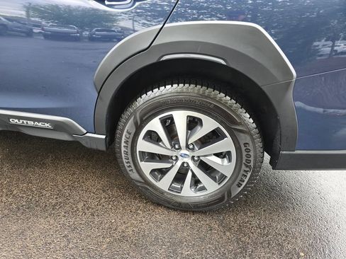 Used 2023 Subaru Outback Premium AWD/4WD image 4