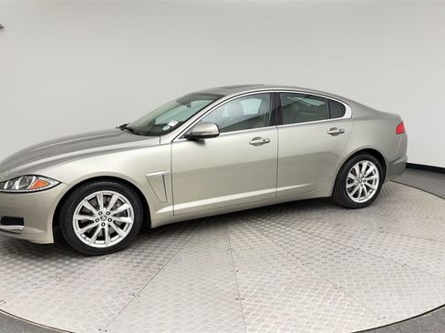Used 2012 Jaguar XF image 6