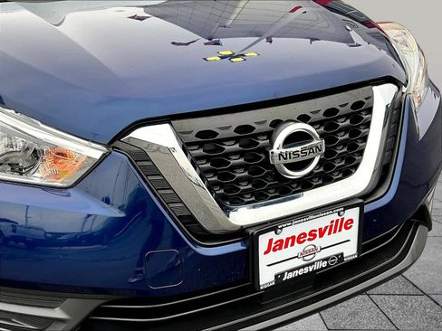 Certified 2020 Nissan Kicks SV w/ Exterior Package FWD image 35