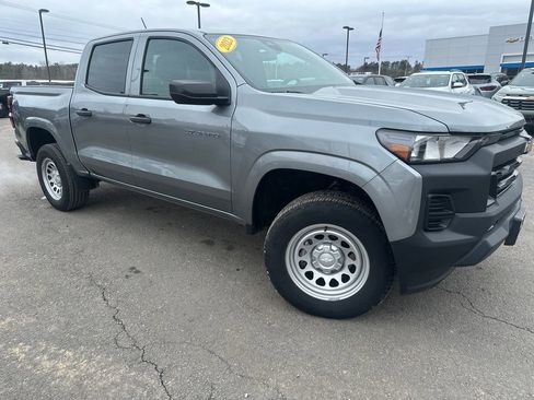 Used 2023 Chevrolet Colorado W/T image 7