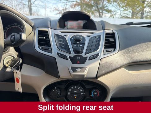 Used 2013 Ford Fiesta SE image 14