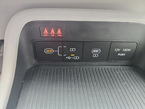 Used 2025 Hyundai Kona SEL AWD/4WD image 4