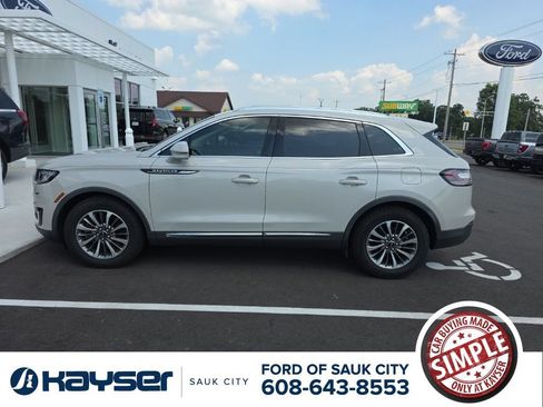 Used 2019 Lincoln Nautilus Select AWD/4WD image 1