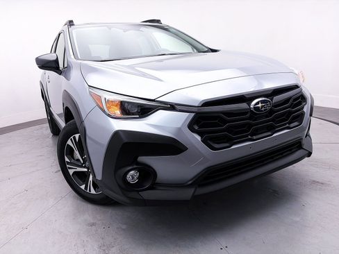 Used 2024 Subaru Crosstrek 2.0i Premium image 3