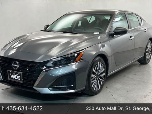Used 2025 Nissan Altima 2.5 SV FWD image 1
