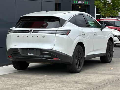 Used 2025 Nissan Murano SV AWD/4WD image 3