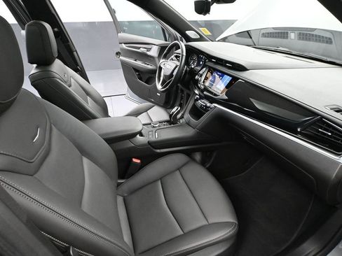 Used 2024 Cadillac XT6 Sport image 57