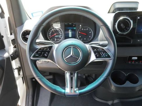 Used 2025 Mercedes-Benz Sprinter 2500 image 20