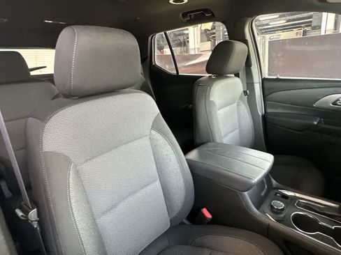 Used 2023 Chevrolet Traverse LT FWD image 27