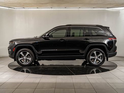 Used 2022 Jeep Grand Cherokee Limited 4xe w/ Luxury Tech Group II AWD/4WD image 8