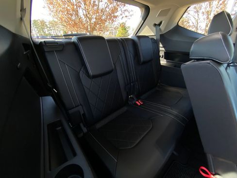 Used 2024 Volkswagen Atlas SEL Premium R-Line image 31