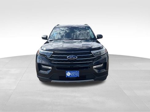 Used 2022 Ford Explorer XLT w/ Equipment Group 202A image 10