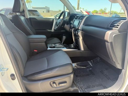 Used 2022 Toyota 4Runner SR5 Premium AWD/4WD image 31