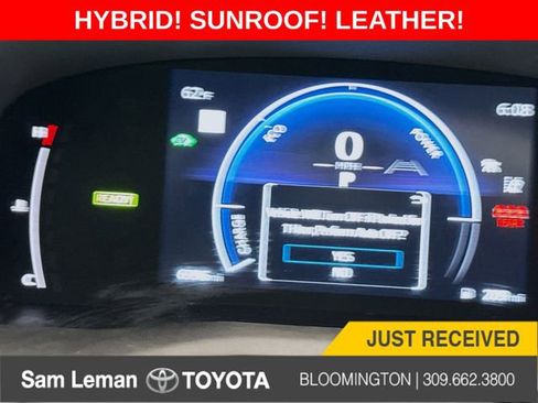 Used 2025 Toyota Camry SE image 12