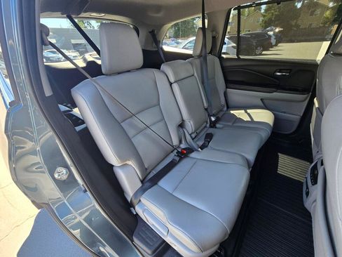 Used 2018 Honda Pilot Touring image 6