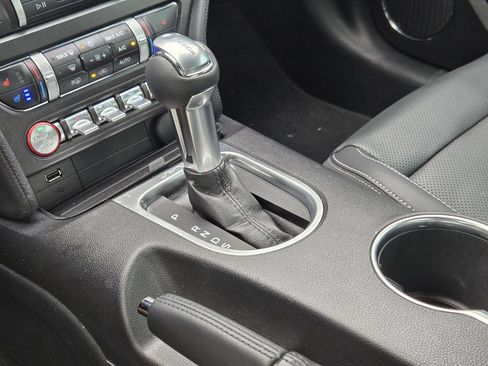 Used 2020 Ford Mustang Premium RWD image 9
