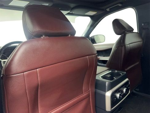 Used 2022 Ford Expedition Max Limited image 37