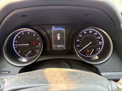 Used 2021 Toyota Camry SE FWD image 10