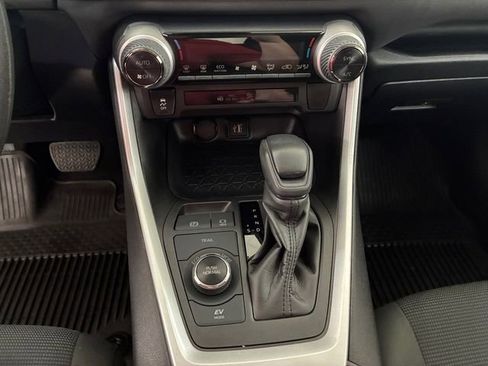 Used 2024 Toyota RAV4 LE image 21