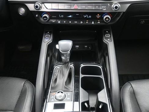 Used 2024 Kia Telluride EX w/ EX Captain's Chair Package AWD/4WD image 25