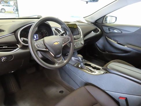 Used 2023 Chevrolet Malibu LT image 4