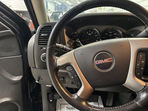 Used 2007 GMC Sierra 2500 SLE w/ Z71 Off-Road Package image 16