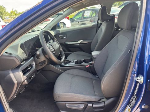 Used 2025 Kia K4 FWD image 25