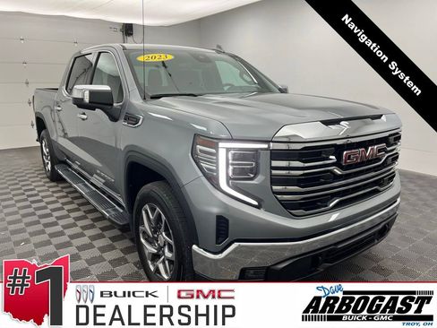 Used 2023 GMC Sierra 1500 SLT image 1