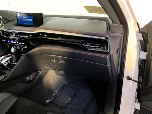 Used 2024 Acura MDX A-Spec image 18