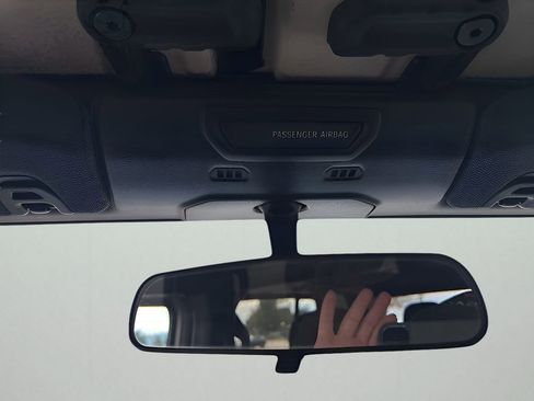 Used 2022 Jeep Gladiator Willys image 32