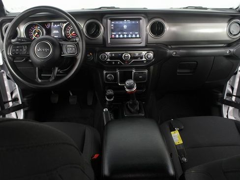 Used 2023 Jeep Gladiator Sport image 9