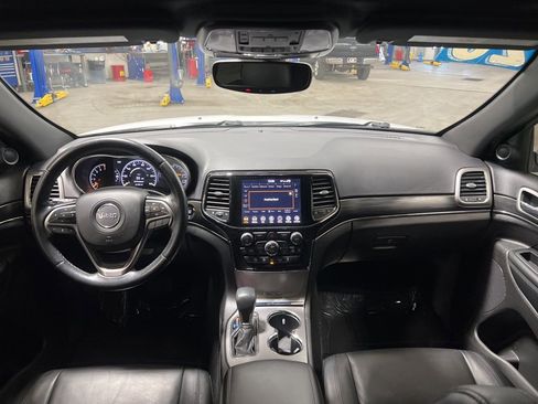 Used 2020 Jeep Grand Cherokee Limited image 16
