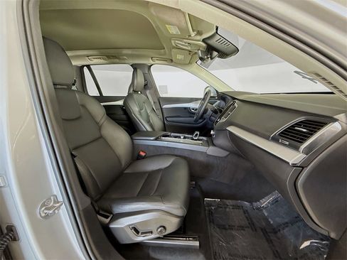 Certified 2025 Volvo XC90 B5 Core image 30