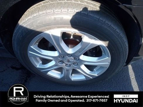 Used 2010 Cadillac SRX Premium image 4