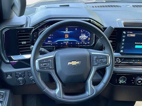 Used 2024 Chevrolet Silverado 1500 LT AWD/4WD image 17