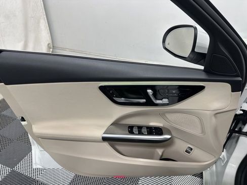 Used 2025 Mercedes-Benz C 300 4MATIC Sedan image 15