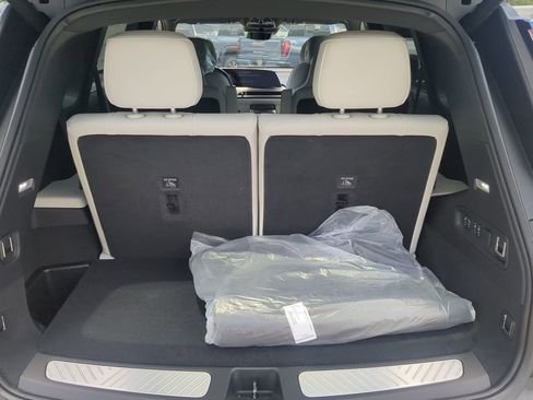 New 2026 Cadillac Vistiq Sport image 12