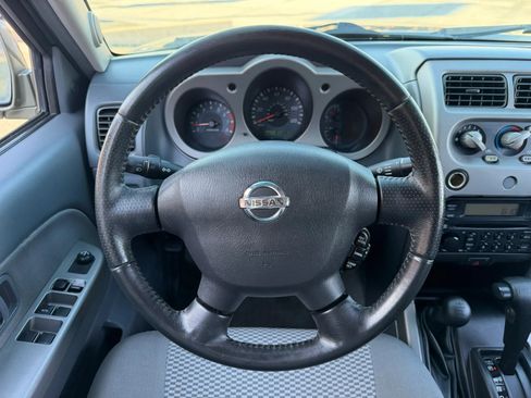 Used 2002 Nissan Frontier SE AWD/4WD image 11