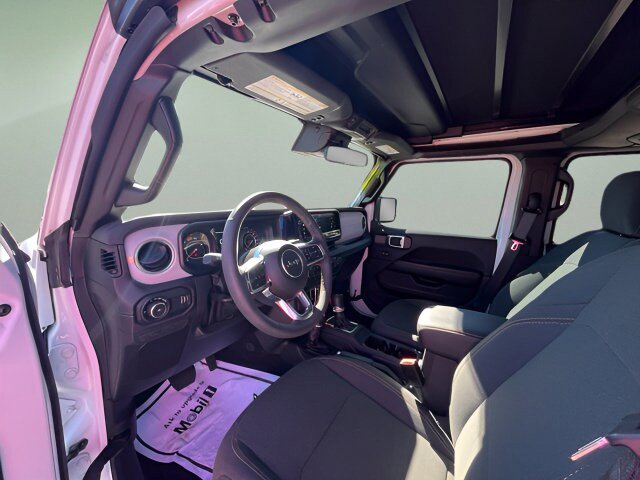Used 2024 Jeep Wrangler Unlimited Sahara AWD/4WD image 13