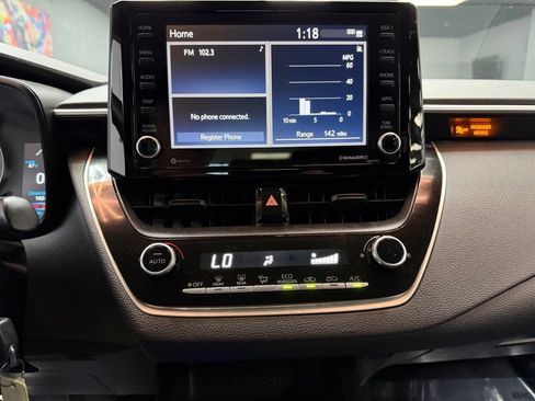 Used 2022 Toyota Corolla LE FWD image 24