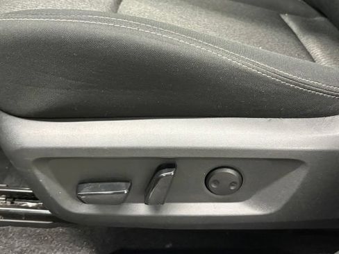 Used 2025 Nissan Rogue SV FWD image 14