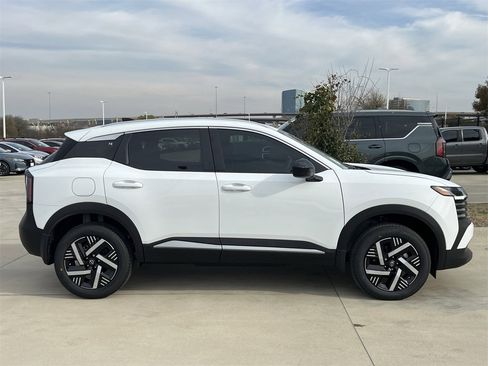 New 2026 Nissan Kicks SV image 3