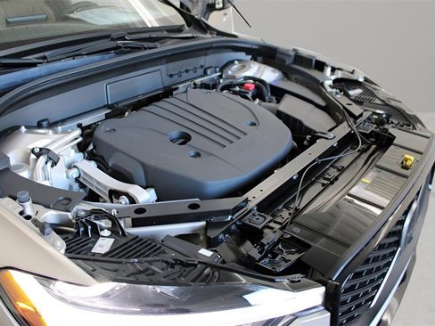 New 2026 Volvo XC60 B5 Plus w/ Protection Package Premier image 16