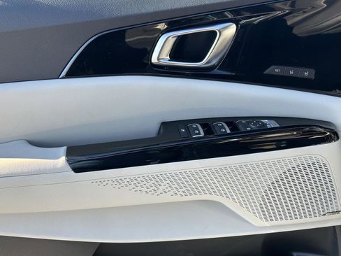 Used 2024 Kia Carnival SX Prestige image 13