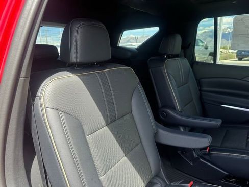 New 2026 Chevrolet Traverse High Country w/ LPO, Floor Liner Package AWD/4WD image 15