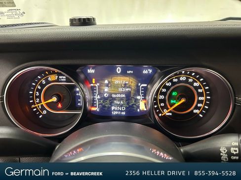 Used 2019 Jeep Wrangler Unlimited Sahara image 23