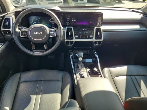 Certified 2023 Kia Sorento SX FWD image 15